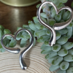 Brincos coração em gota