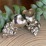 Brincos coração dourado